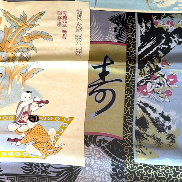 Large Japanese Pictorial Silk Scarf - Picture 14 of 17